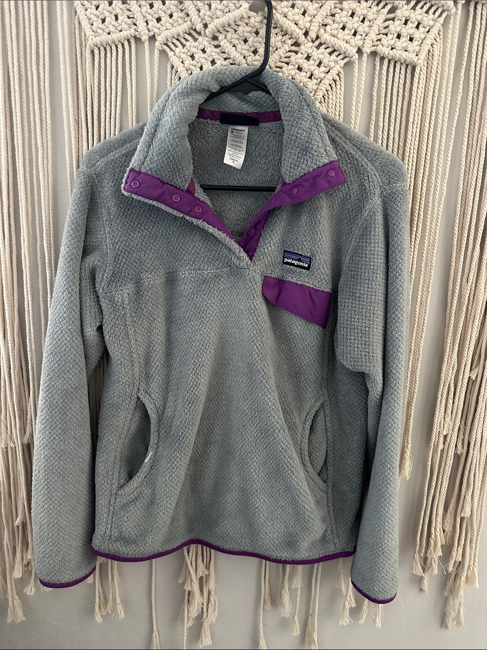 Patagonia Light Gray Fleece Pullover with Purple Trim